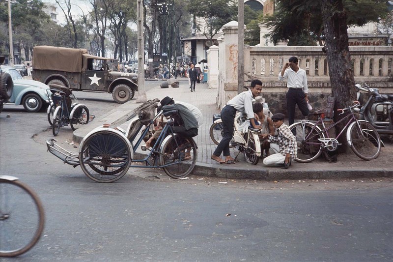 Canh buon ban nhon nhip o Sai Gon xua hoi 1960-Hinh-18